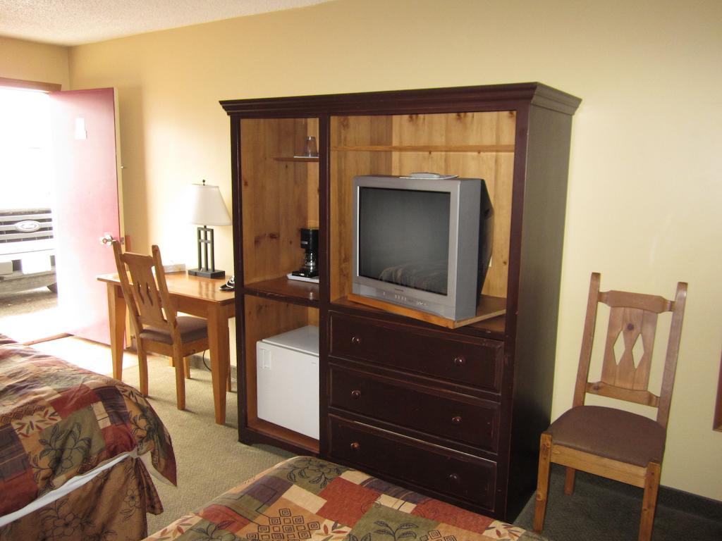 The Pine Inn Chetwynd Pokój zdjęcie